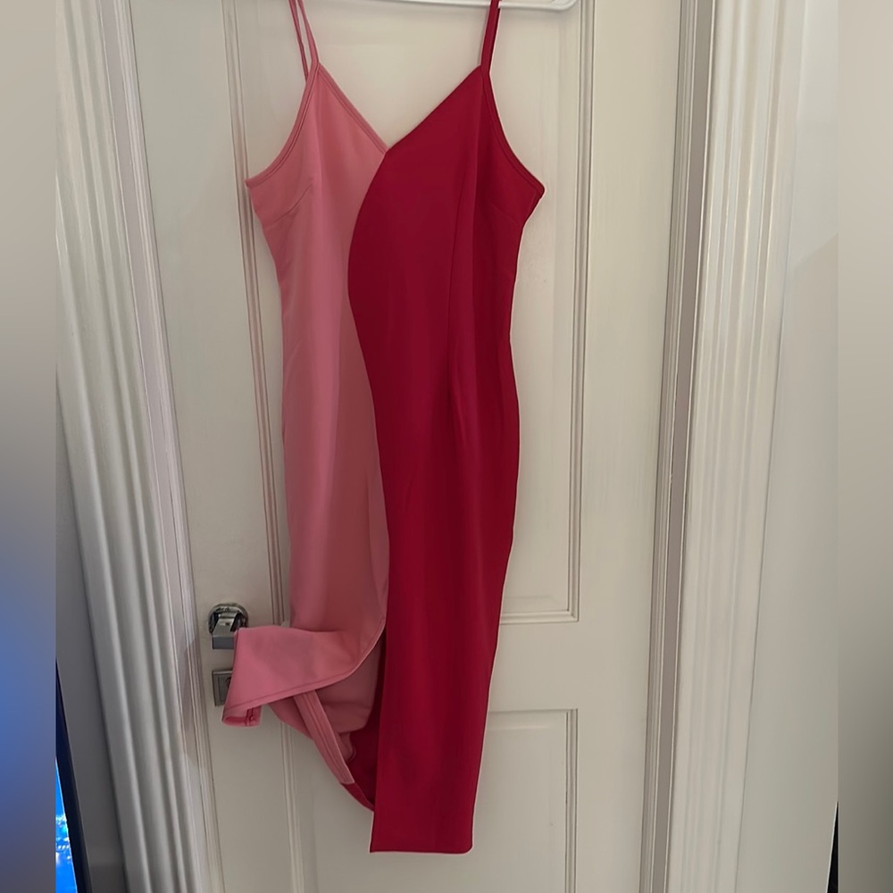 Pink color block body con dress